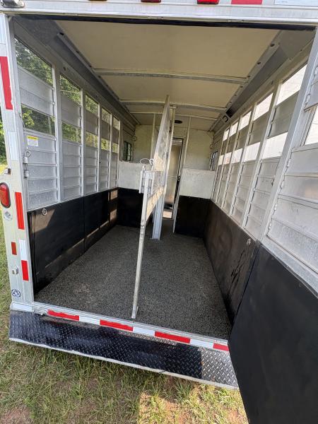 Used 2004 Hart Trailer 2 Horse Straight Load Horse Trailer