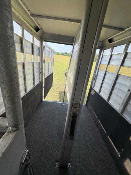 Used 2004 Hart Trailer 2 Horse Straight Load Horse Trailer