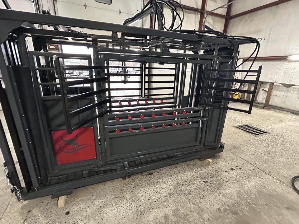 New 2026 Catch Master Hydraulic Squeeze Chute