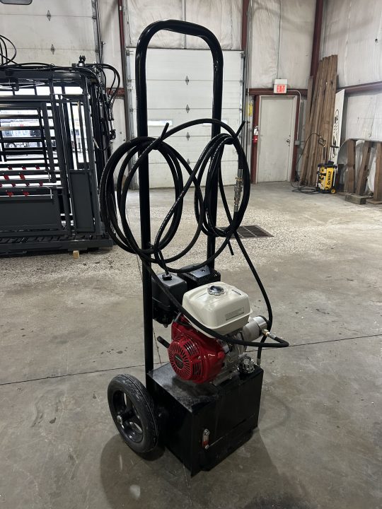 New 2026 Catch Master Hydraulic Squeeze Chute