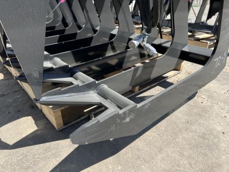 New 2026 Stout 72" Skid Steer Brush Grapple Bucket Attachment