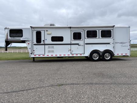 Used 2007 Sundowner 3H 9'LQ Horse Trailer