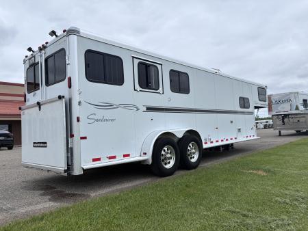 Used 2007 Sundowner 3H 9'LQ Horse Trailer