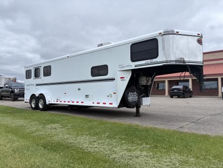 Used 2007 Sundowner 3H 9'LQ Horse Trailer
