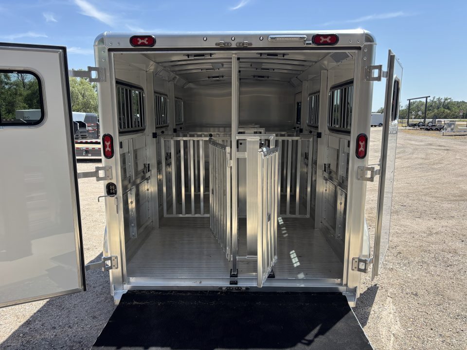 New 2027 Cimarron Trailers Showstar 6 Pen Trailer