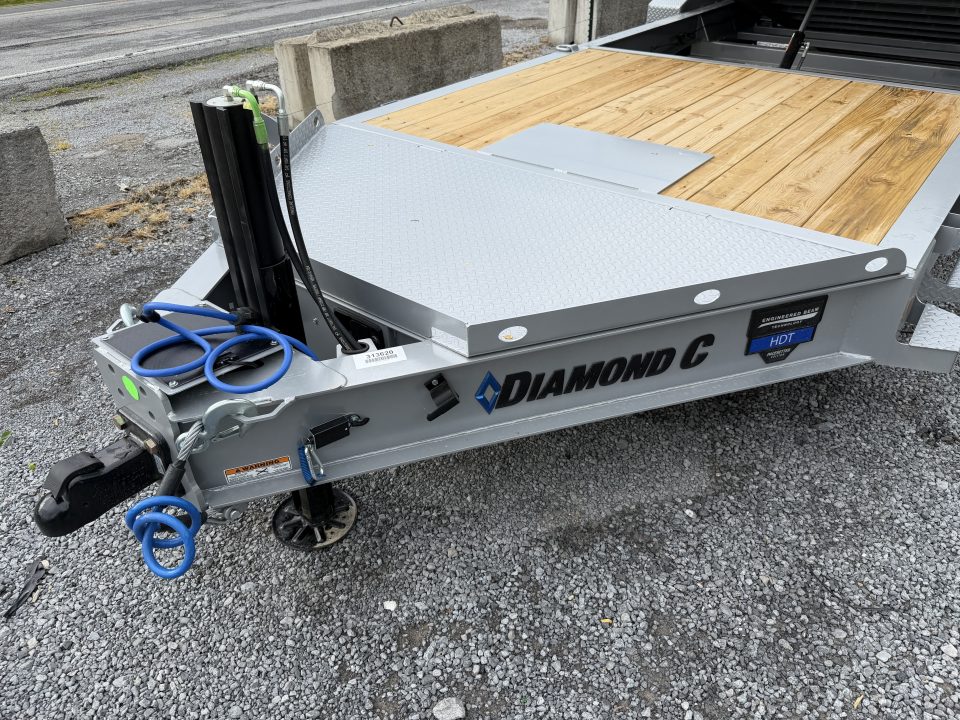 New 2026 Diamond C HDT210 Tilt Trailer 22’ PACESETTER EDITION HYDRO JACK BED ROLLER , SOLAR CHARGER