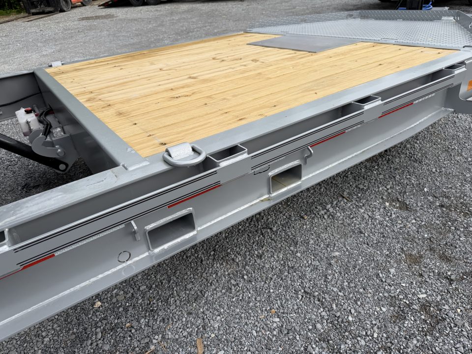 New 2026 Diamond C HDT210 Tilt Trailer 22’ PACESETTER EDITION HYDRO JACK BED ROLLER , SOLAR CHARGER