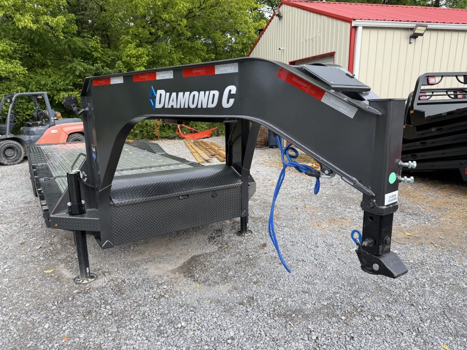 New 2026 Diamond C HXD210 GOOSENECK DRIVE OVER FENDERS TILT TRAILER **** DISC BRAKES**** PRO TILT ALUMINUM FLOOR HYDRO JACKS , SOLAR CHARGER