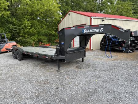 New 2026 Diamond C HXD210 GOOSENECK DRIVE OVER FENDERS TILT TRAILER **** DISC BRAKES**** PRO TILT ALUMINUM FLOOR HYDRO JACKS , SOLAR CHARGER