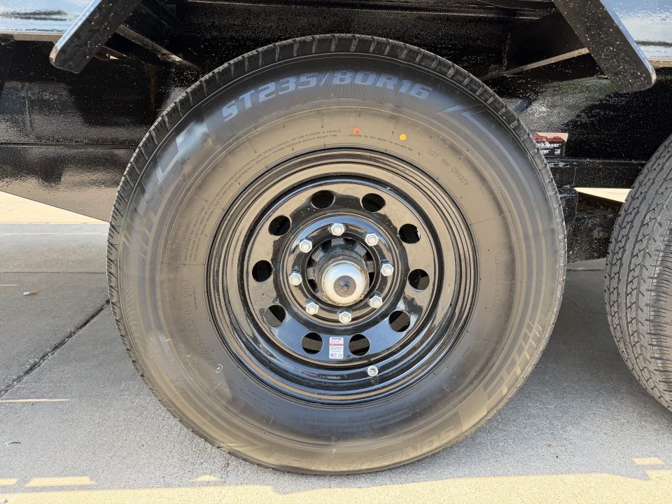 New #386265 2026 LOAD TRAIL GP 25 X 102 TANDEM AXLE LOW-PRO 14K FLATBED GOOSENECK W/ MAX RAMPS