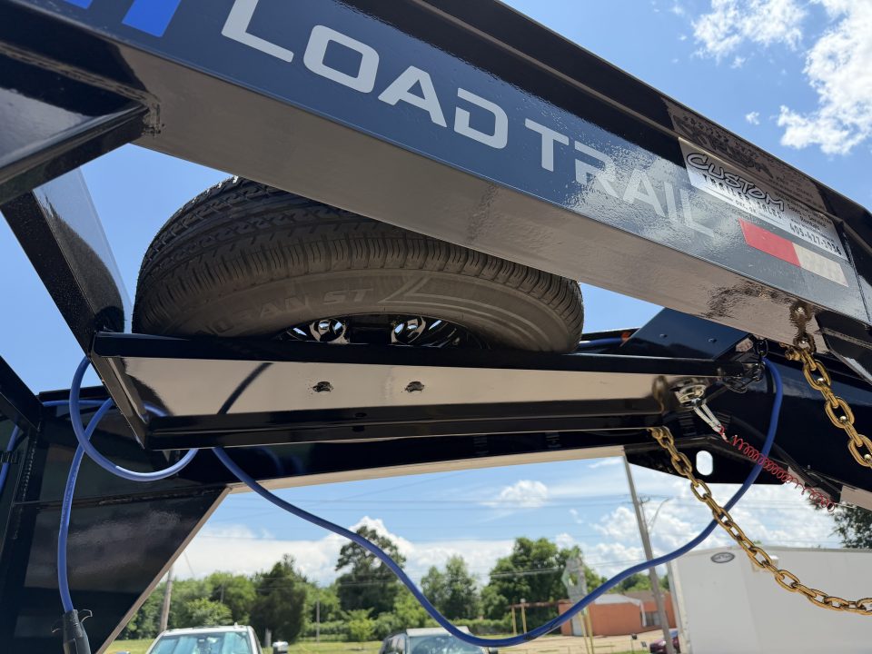 New #386265 2026 LOAD TRAIL GP 25 X 102 TANDEM AXLE LOW-PRO 14K FLATBED GOOSENECK W/ MAX RAMPS