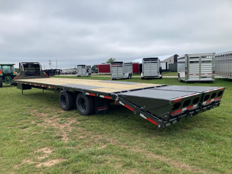 New 2027 MAXX-D 102x36 TANDEM 25.9K GN W/ HYDROJACKS, MAX RAMPS & DISC BRAKES Flatbed Trailer