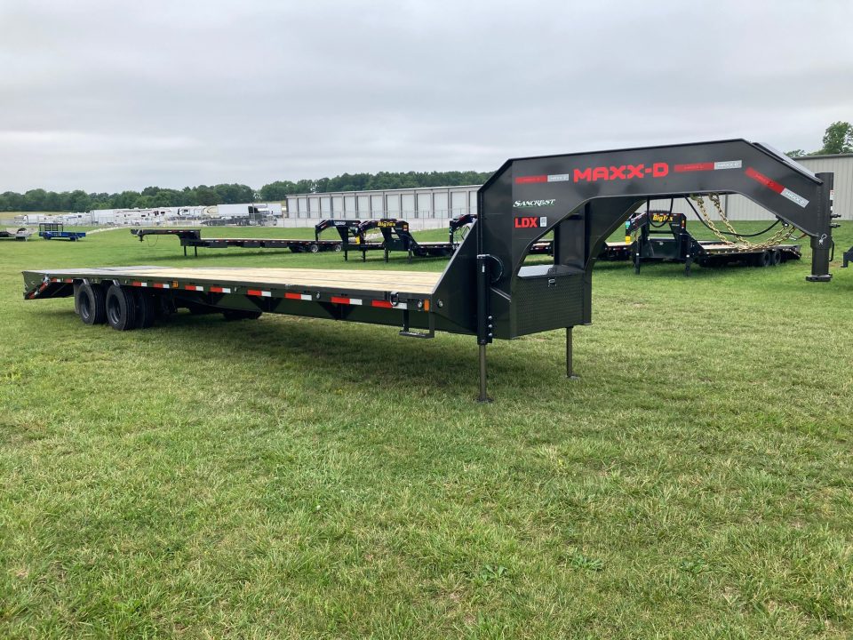 New 2027 MAXX-D 102x36 TANDEM 25.9K GN W/ HYDROJACKS, MAX RAMPS & DISC BRAKES Flatbed Trailer