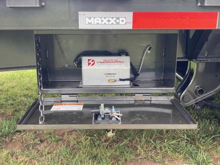 New 2027 MAXX-D 102x36 TANDEM 25.9K GN W/ HYDROJACKS, MAX RAMPS & DISC BRAKES Flatbed Trailer