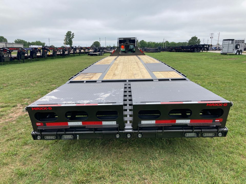 New 2027 MAXX-D 102X36 TANDEM 40K GN W/ HYDROJACKS, MAX RAMPS & DISC BRAKES Flatbed Trailer