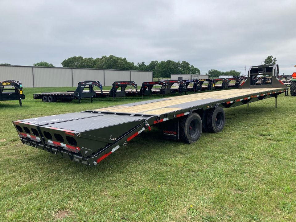 New 2027 MAXX-D 102X36 TANDEM 40K GN W/ HYDROJACKS, MAX RAMPS & DISC BRAKES Flatbed Trailer
