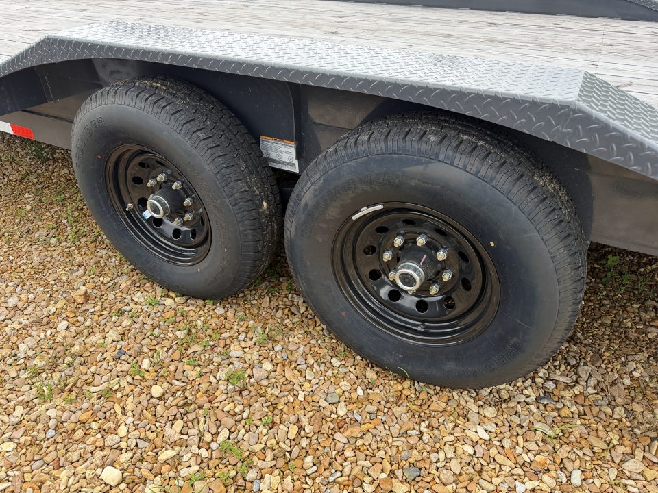 Used 2025 Lamar 102x32 Equipment Trailer