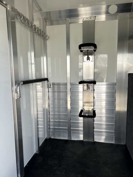 New 2027 4-Star Trailers 2+1 Horse Trailer
