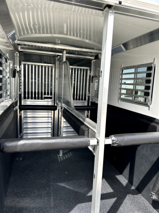 New 2027 4-Star Trailers 2+1 Horse Trailer