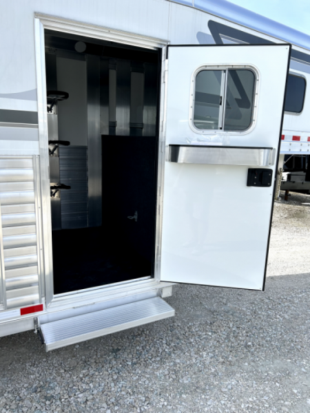 New 2027 4-Star Trailers 2+1 Horse Trailer