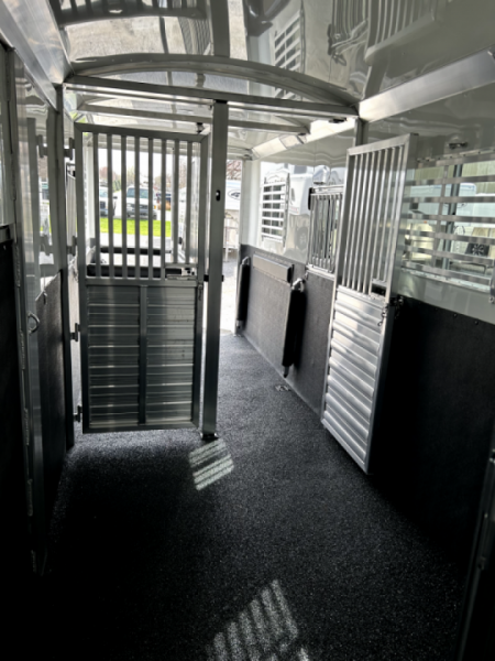 New 2027 4-Star Trailers 2+1 Horse Trailer