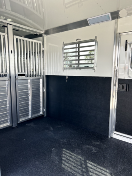 New 2027 4-Star Trailers 2+1 Horse Trailer
