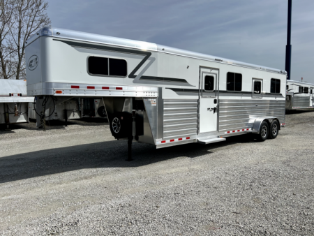 New 2027 4-Star Trailers 2+1 Horse Trailer