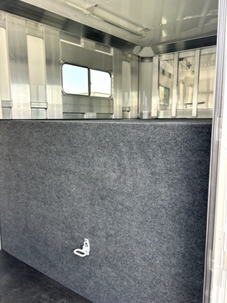 New 2027 4-Star Trailers 2+1 Horse Trailer