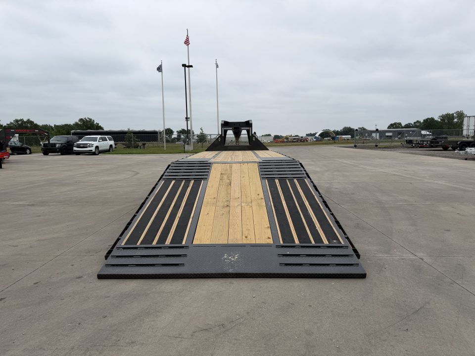 New 2026 Diamond C Trailers FMAX 212 Hydraulic Dovetail 102 x 32