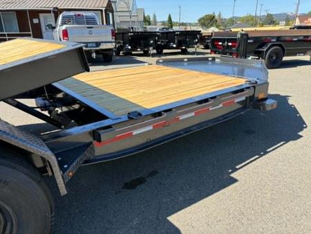 New SALE! SPLIT-TILT 2026 Diamond C Trailers HDT307 82X22 Equipment TRIPLE AXLE 21000 GVWR METALLIC GRAY