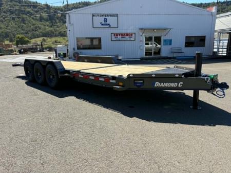 New SPLIT-TILT 2026 Diamond C Trailers HDT307 82X22 Equipment TRIPLE AXLE 21000 GVWR METALLIC GRAY