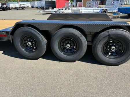 New SALE! SPLIT-TILT 2026 Diamond C Trailers HDT307 82X22 Equipment TRIPLE AXLE 21000 GVWR METALLIC GRAY