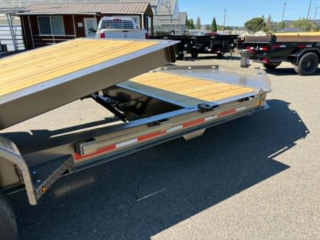 New SALE! SPLIT-TILT 2026 Diamond C HDT207 82X20 Equipment Trailer 15500 GVWR METALLIC MOCHA
