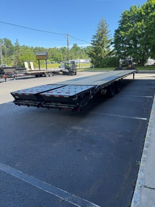 New 2027 PJ Trailers LD40 Equipment Trailer