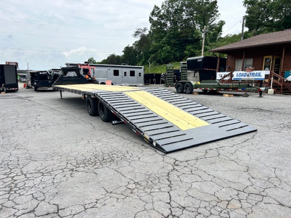 New HillCrest Gooseneck 28+12 Auto Latching Hydraulic Dovetail- 25.9K