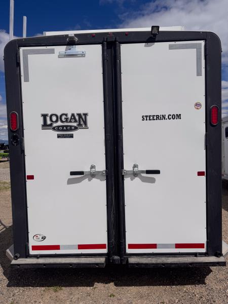 Used 2019 Logan Coach 4H GN Bullseye Horse Trailer