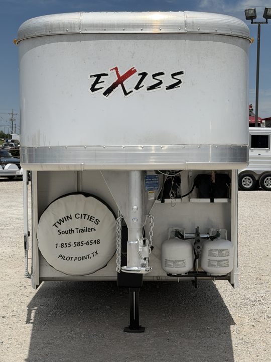 Used 2005 Exiss 3 Horse Gooseneck with 7' Living Quarter