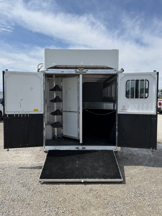 Used 2015 Sundowner 4 Horse Bumper Pull Horse Trailer