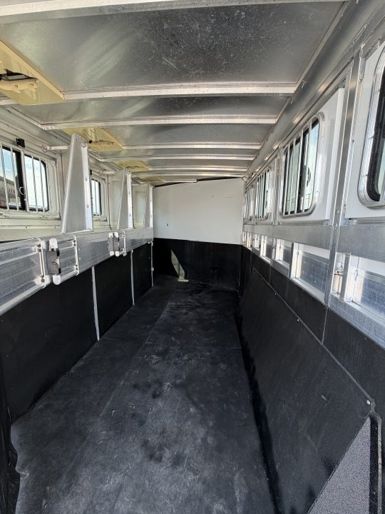 Used 2015 Sundowner 4 Horse Bumper Pull Horse Trailer