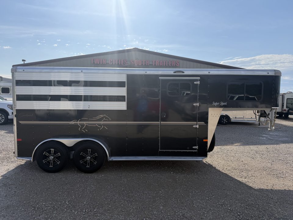 New 2025 Sundowner 3 Horse Gooseneck Horse Trailer