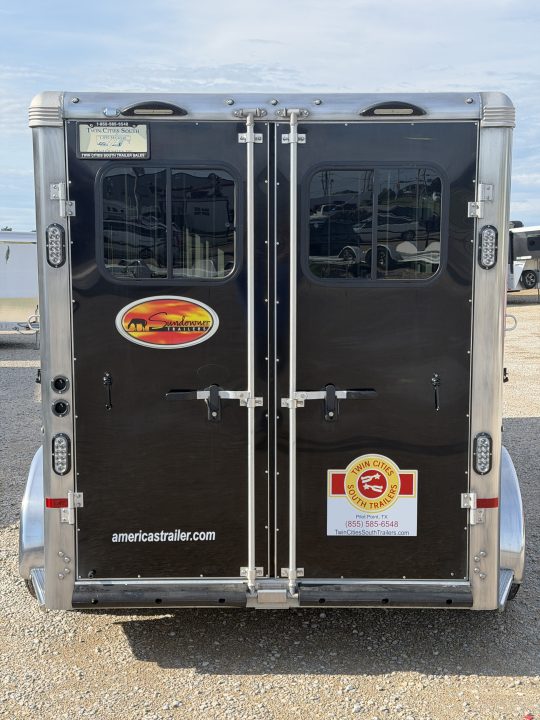 New 2025 Sundowner 3 Horse Gooseneck Horse Trailer