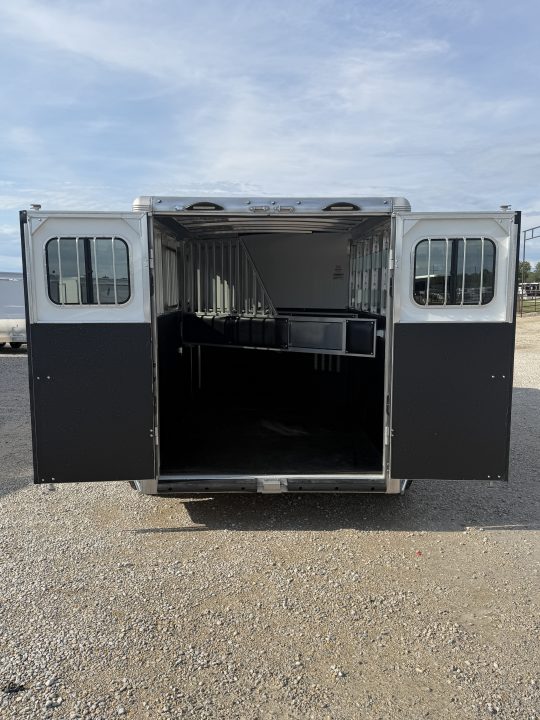 New 2025 Sundowner 3 Horse Gooseneck Horse Trailer