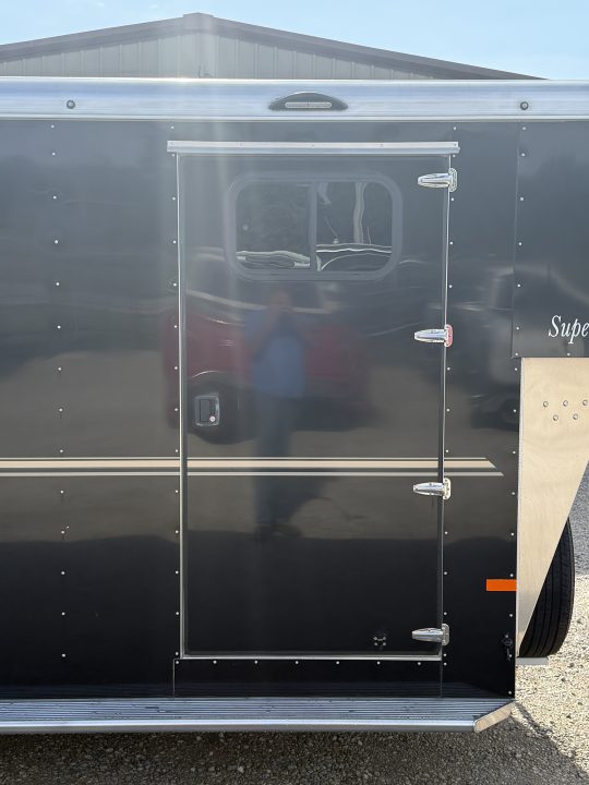 New 2025 Sundowner 3 Horse Gooseneck Horse Trailer