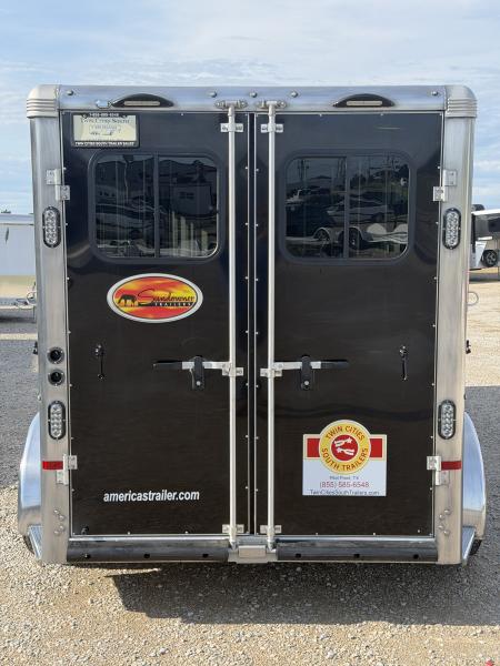 New 2025 Sundowner 3 Horse Gooseneck Horse Trailer