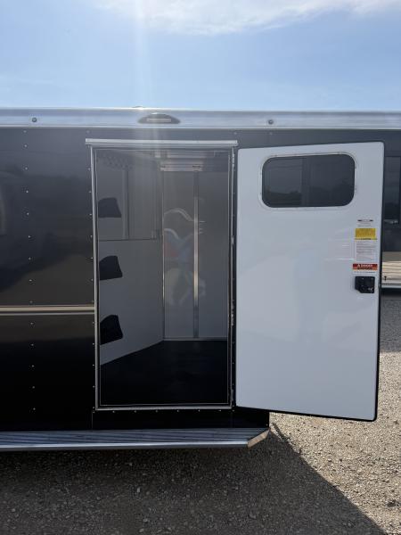 New 2025 Sundowner 3 Horse Gooseneck Horse Trailer