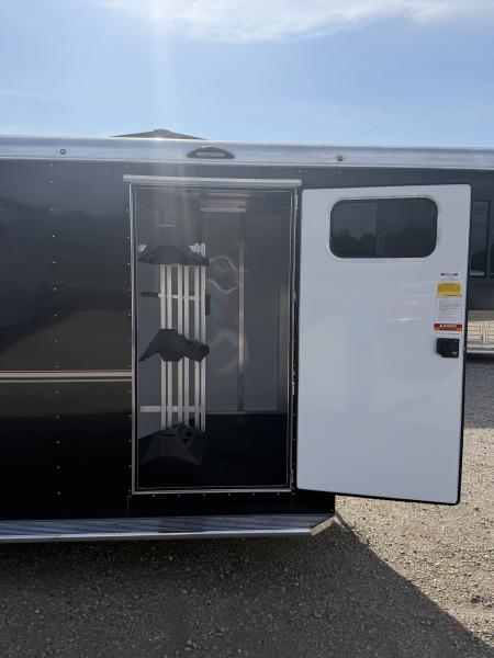 New 2025 Sundowner 3 Horse Gooseneck Horse Trailer