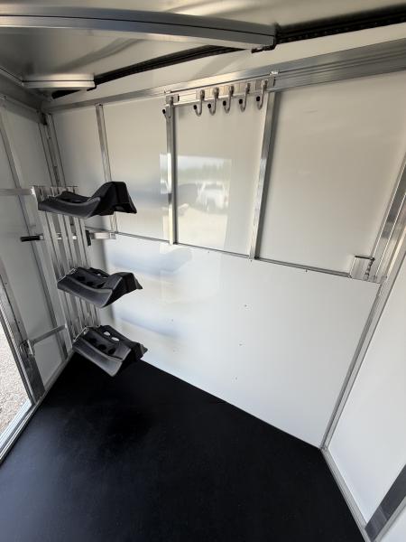 New 2025 Sundowner 3 Horse Gooseneck Horse Trailer