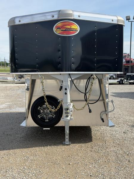 New 2025 Sundowner 3 Horse Gooseneck Horse Trailer