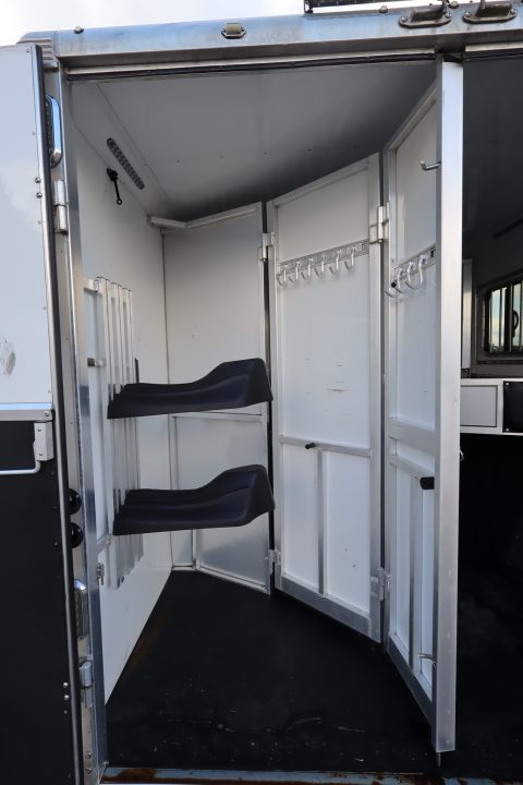 Used 2016 Sundowner 3 Horse LQ Trailer