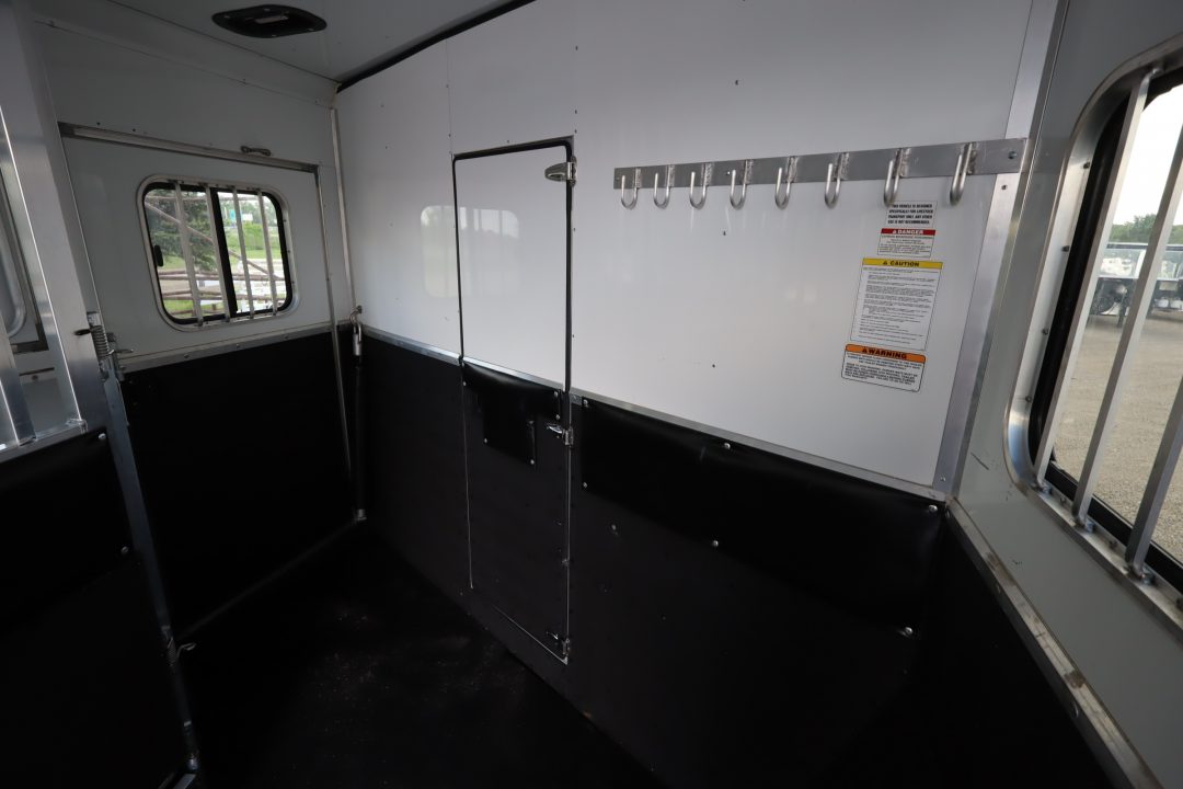 Used 2016 Sundowner 3 Horse LQ Trailer